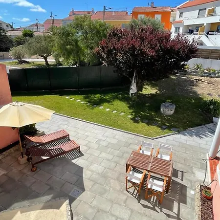 Feriehus Sunny Minutes From The Lourinhã