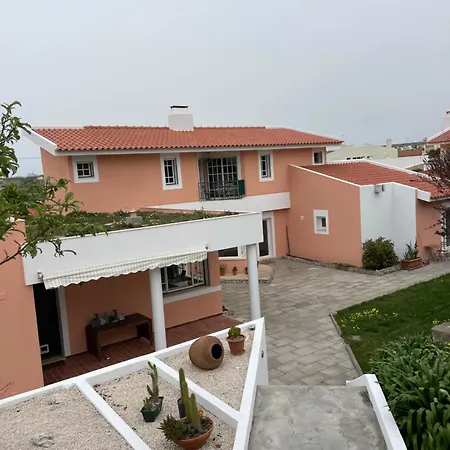 Hébergement de vacances Sunny Minutes From The Lourinhã